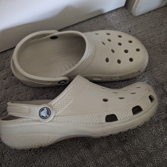 Cream Crocs - Picture 5 of 5